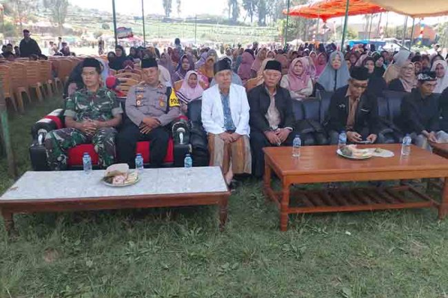 Melalui Hikmah Maulid Nabi SAW 1445 H tingkatkan keteladanan dan silaturahmi TNI dengan masyarakat guna mendukung keberhasilan Tugas Pokok TNI 