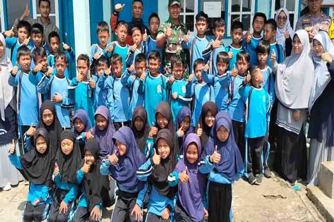 Cegah Bullying Babinsa bangun keakraban dengan kegiatan Komsos 