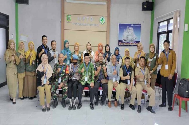 Kerjasama lintas sektor Babinsa dengan Puskesmas, dampingi kegiatan akreditasi UPTD Puskesmas Batur