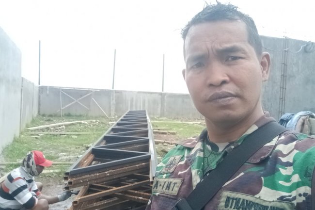Babinsa Koramil 05 Batur Awasi Pembangunan KDKMP di Desa Sumberejo