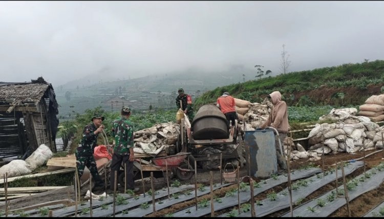 Jalan Mulus Rezeki Mulus" : Permudah Akses Petani Koramil Bantu Pembangunan JUT